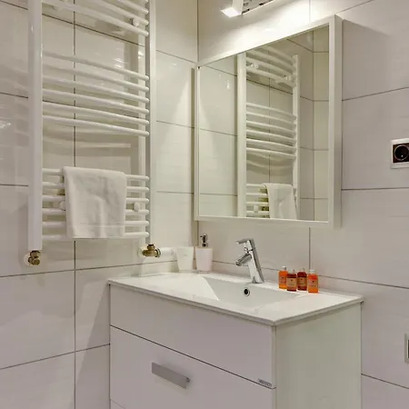 Vegas Near The By Renters Апартаменти *